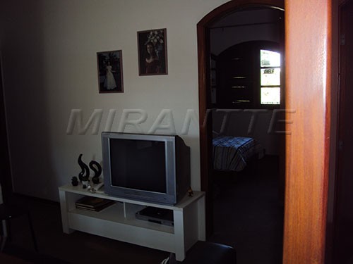 Sobrado de 400m² com 4 quartos em Tremembe