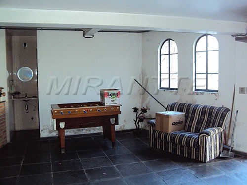 Sobrado de 400m² com 4 quartos em Tremembe