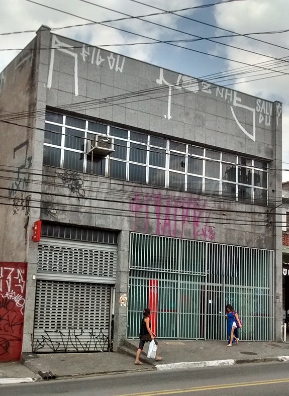 Comercial de 1500m² em Jaçana
