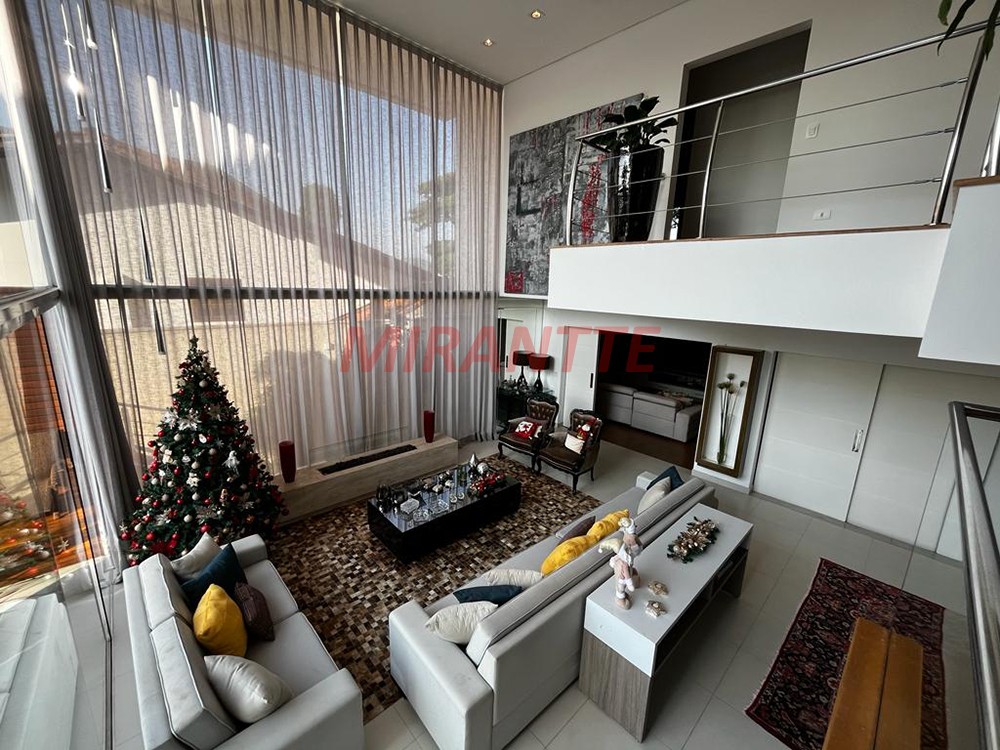 Sobrado de 750m² com 4 quartos em Tremembe