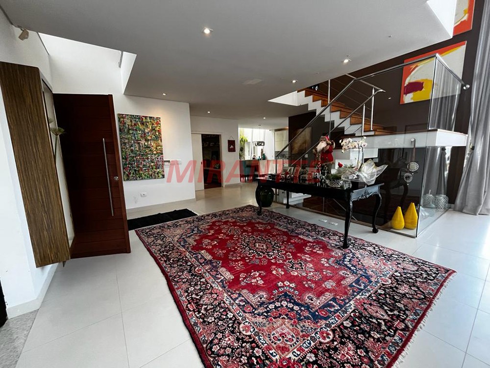 Sobrado de 750m² com 4 quartos em Tremembe