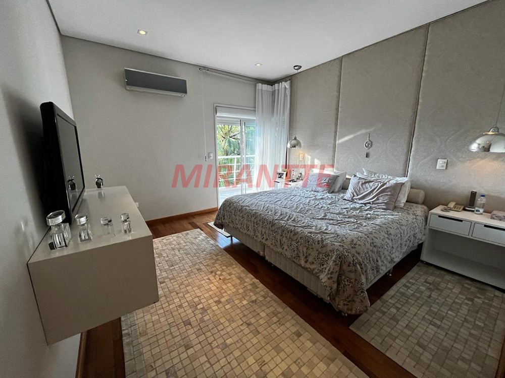 Sobrado de 750m² com 4 quartos em Tremembe