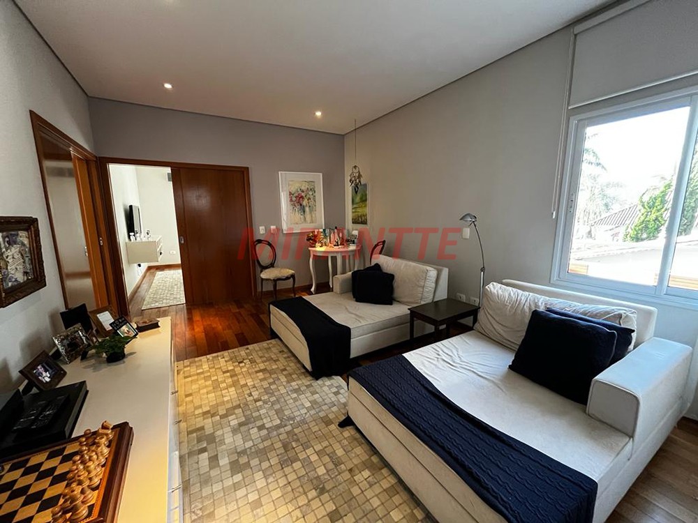 Sobrado de 750m² com 4 quartos em Tremembe