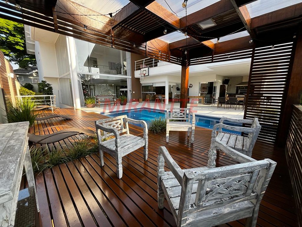 Sobrado de 750m² com 4 quartos em Tremembe