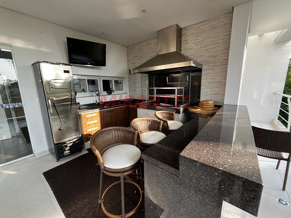 Sobrado de 750m² com 4 quartos em Tremembe
