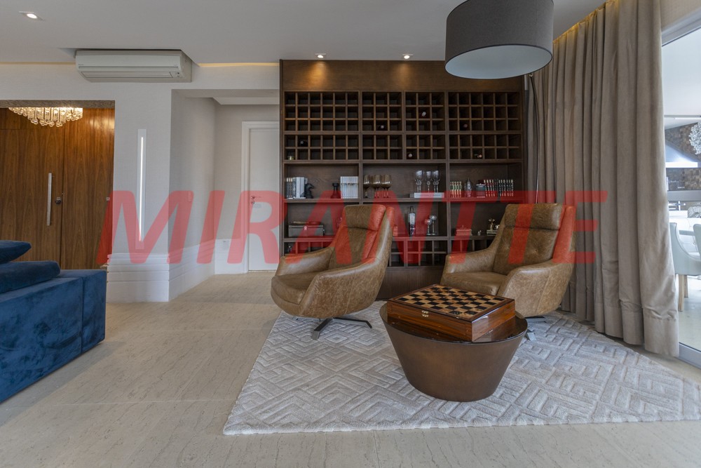 Apartamento de 264m² com 3 quartos em Santa Teresinha