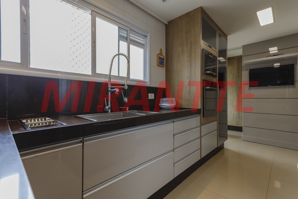 Apartamento de 264m² com 3 quartos em Santa Teresinha