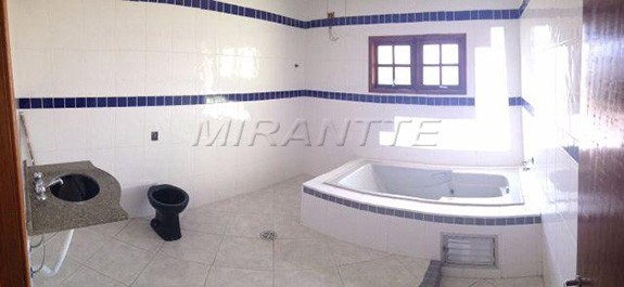Sobrado de 210m² com 3 quartos em Vila Mazzei