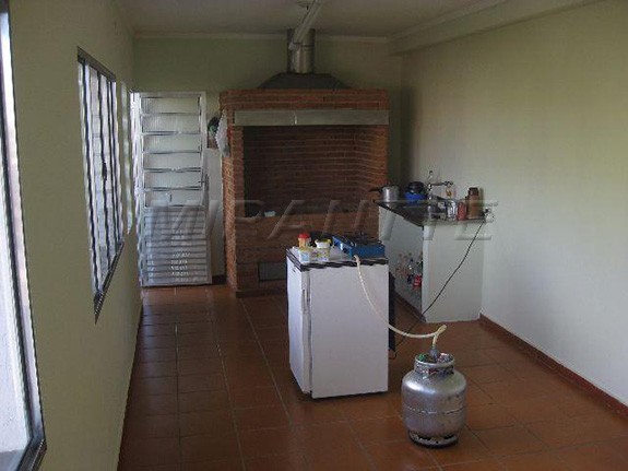 Sobrado de 210m² com 3 quartos em Vila Mazzei