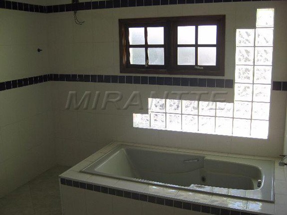 Sobrado de 210m² com 3 quartos em Vila Mazzei