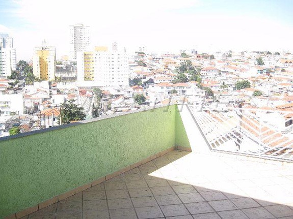 Sobrado de 210m² com 3 quartos em Vila Mazzei