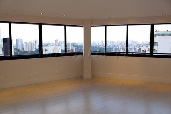 Apartamento de 500m² com 4 quartos em Aclimação