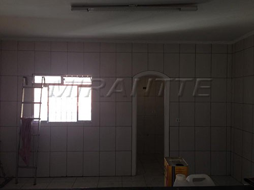 Comercial de 175m² em Água Fria