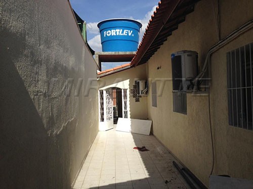 Comercial de 175m² em Água Fria