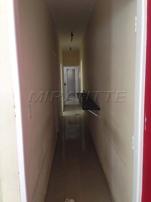 Comercial de 175m² em Água Fria