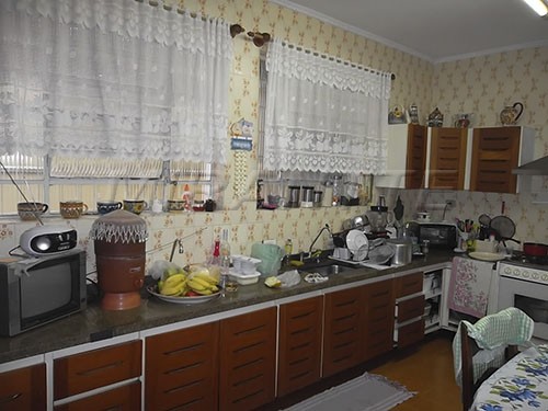 Sobrado de 240m² com 4 quartos em Vila Mazzei