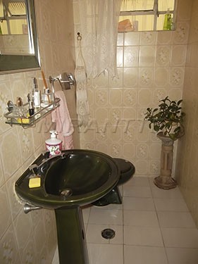 Sobrado de 240m² com 4 quartos em Vila Mazzei