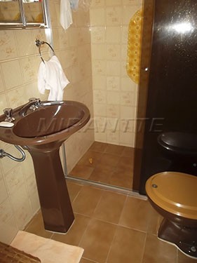Sobrado de 240m² com 4 quartos em Vila Mazzei