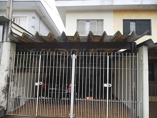 Sobrado de 240m² com 4 quartos em Vila Mazzei