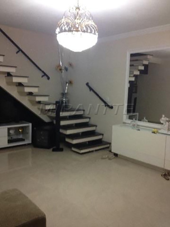 Sobrado de 237m² com 2 quartos em Vila Sabrina
