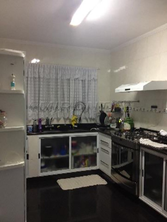 Sobrado de 237m² com 2 quartos em Vila Sabrina