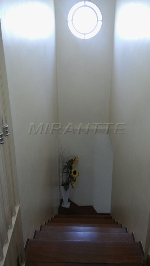Sobrado de 93m² com 3 quartos em Cachoeirinha