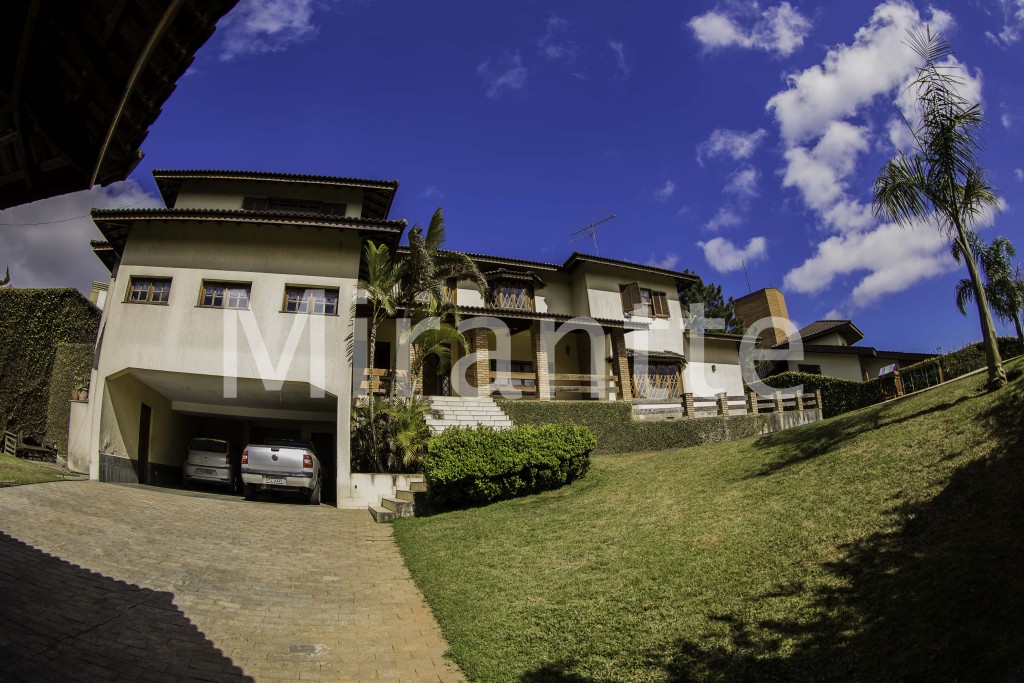 Sobrado de 500m² com 5 quartos em Serra Da Cantareira