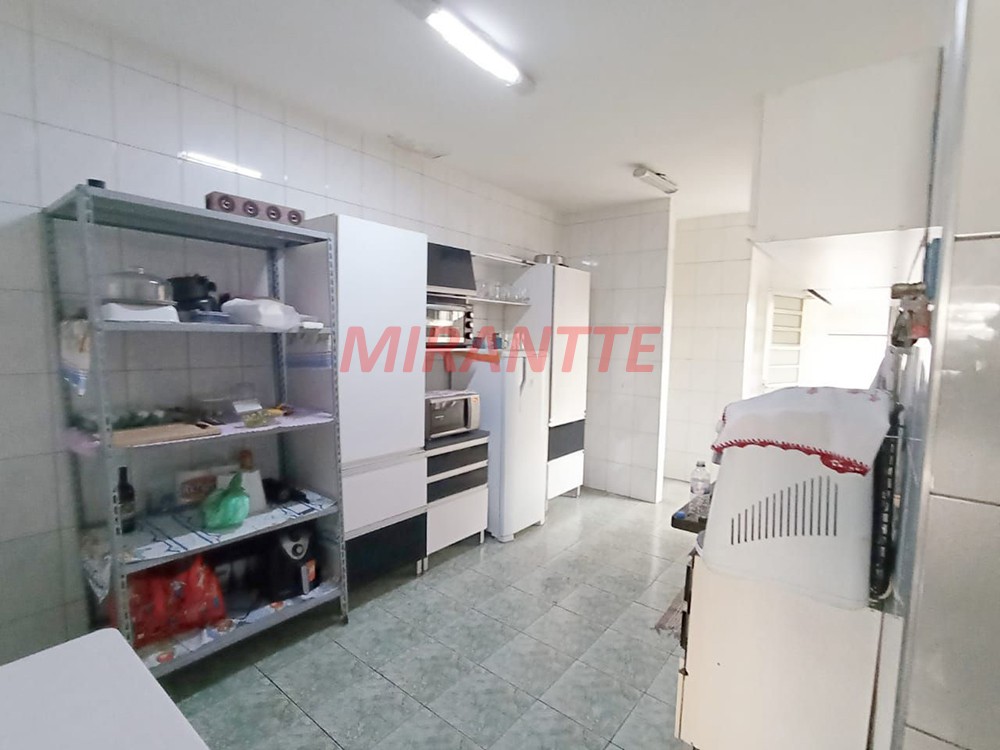 Sobrado de 225m² com 4 quartos em Casa Verde