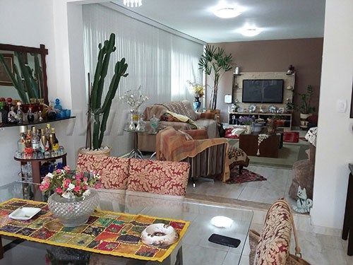 Casa terrea de 400m² com 5 quartos em Tremembe