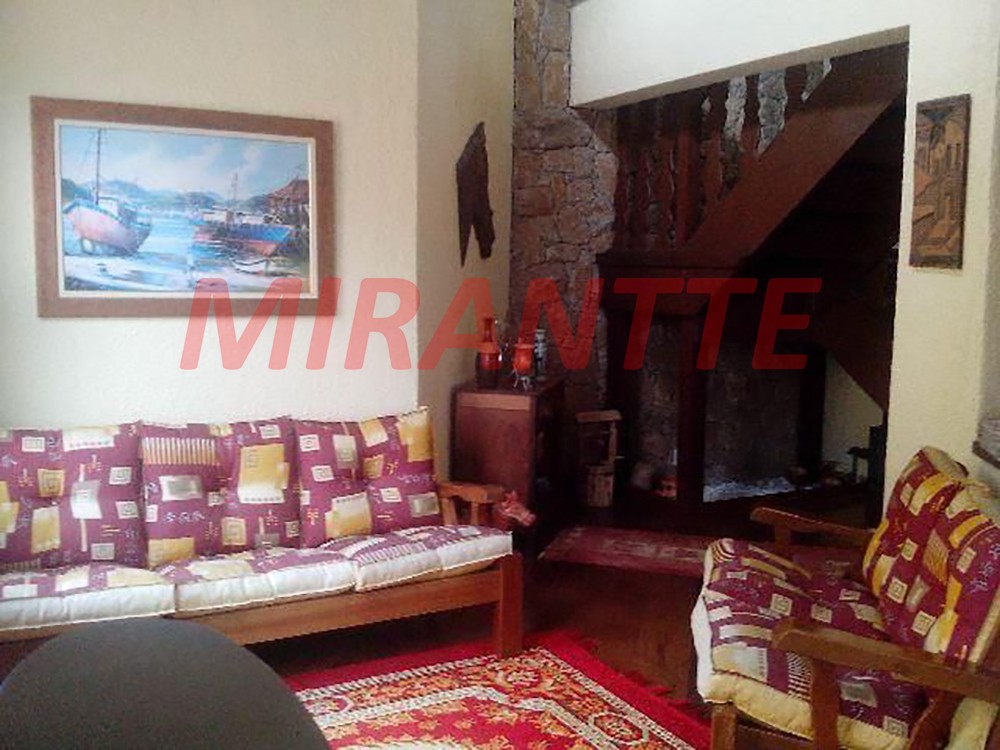 Casa terrea de 200m² com 3 quartos em Serra da Cantareira