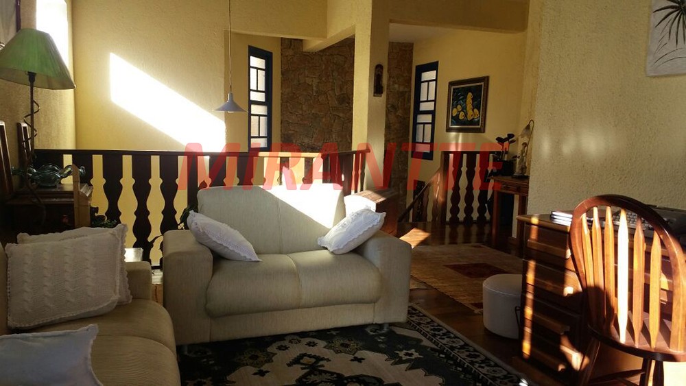 Casa terrea de 200m² com 3 quartos em Serra da Cantareira