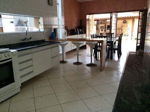 Sobrado de 715m² com 5 quartos em ENSEADA