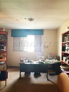 Sobrado com 4 quartos em Imirim
