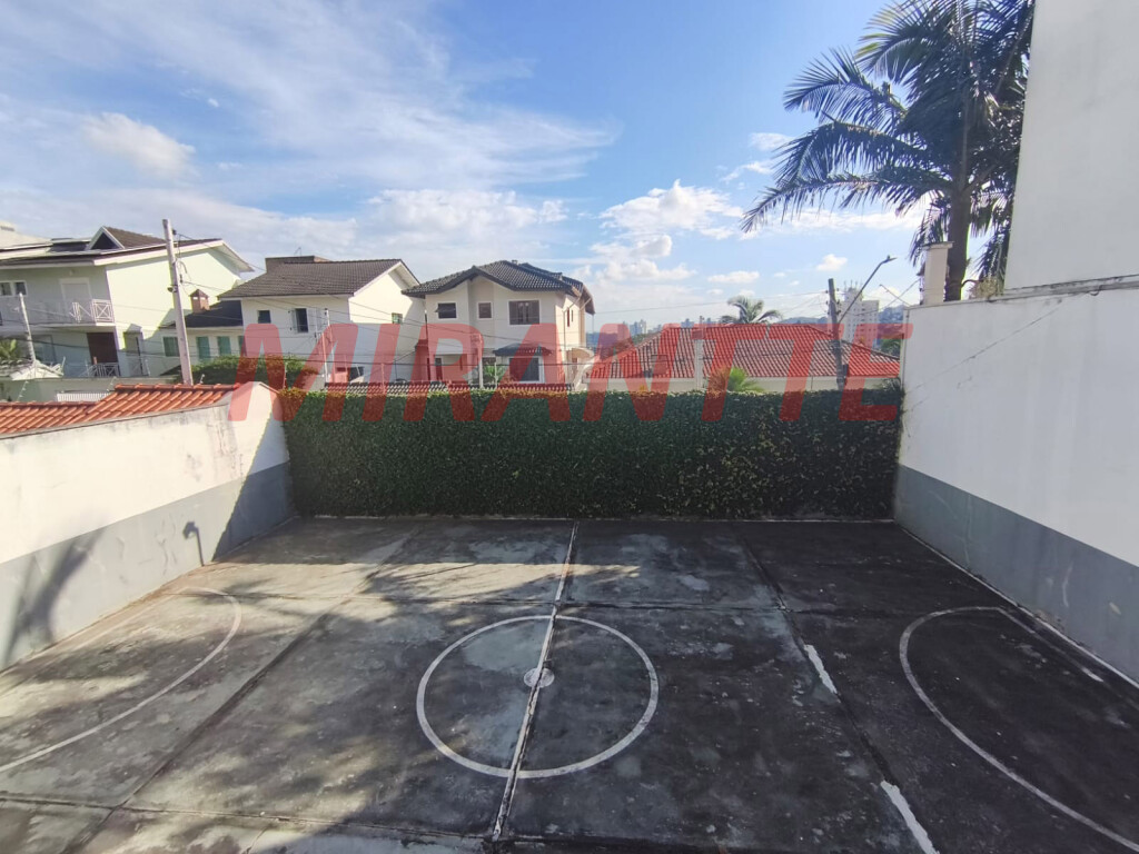 Sobrado de 300m² com 3 quartos em Tremembe