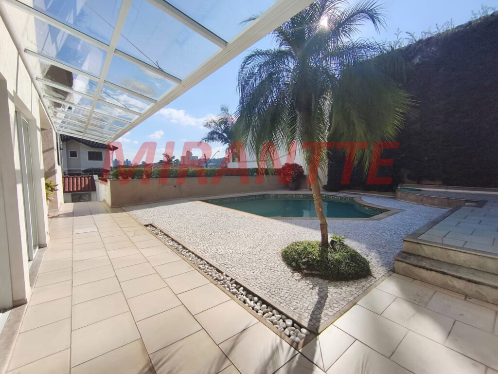Sobrado de 300m² com 3 quartos em Tremembe