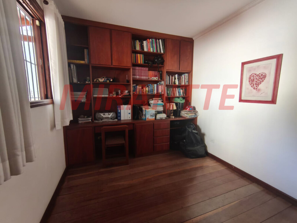 Sobrado de 300m² com 3 quartos em Tremembe