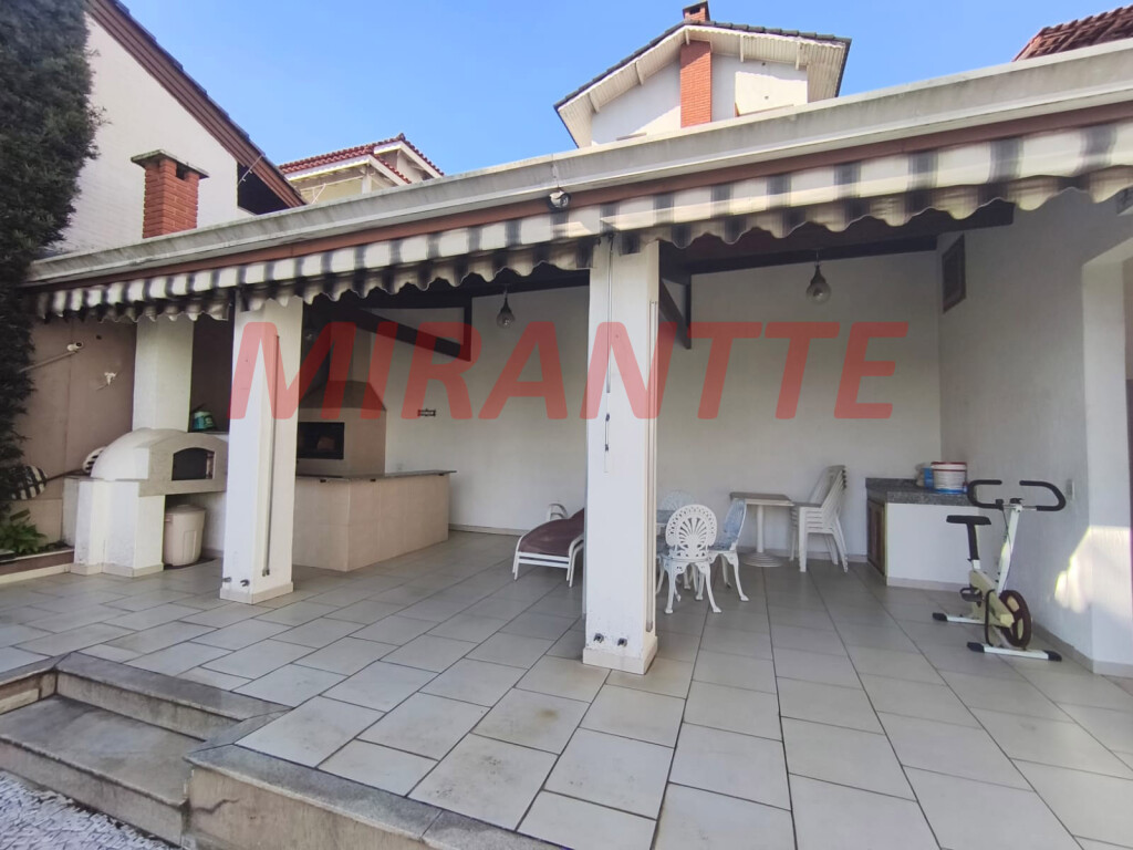 Sobrado de 300m² com 3 quartos em Tremembe