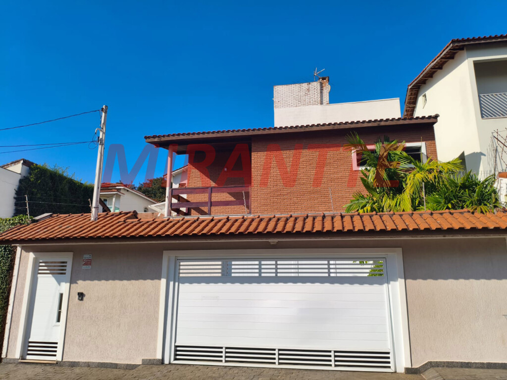 Sobrado de 300m² com 3 quartos em Tremembe