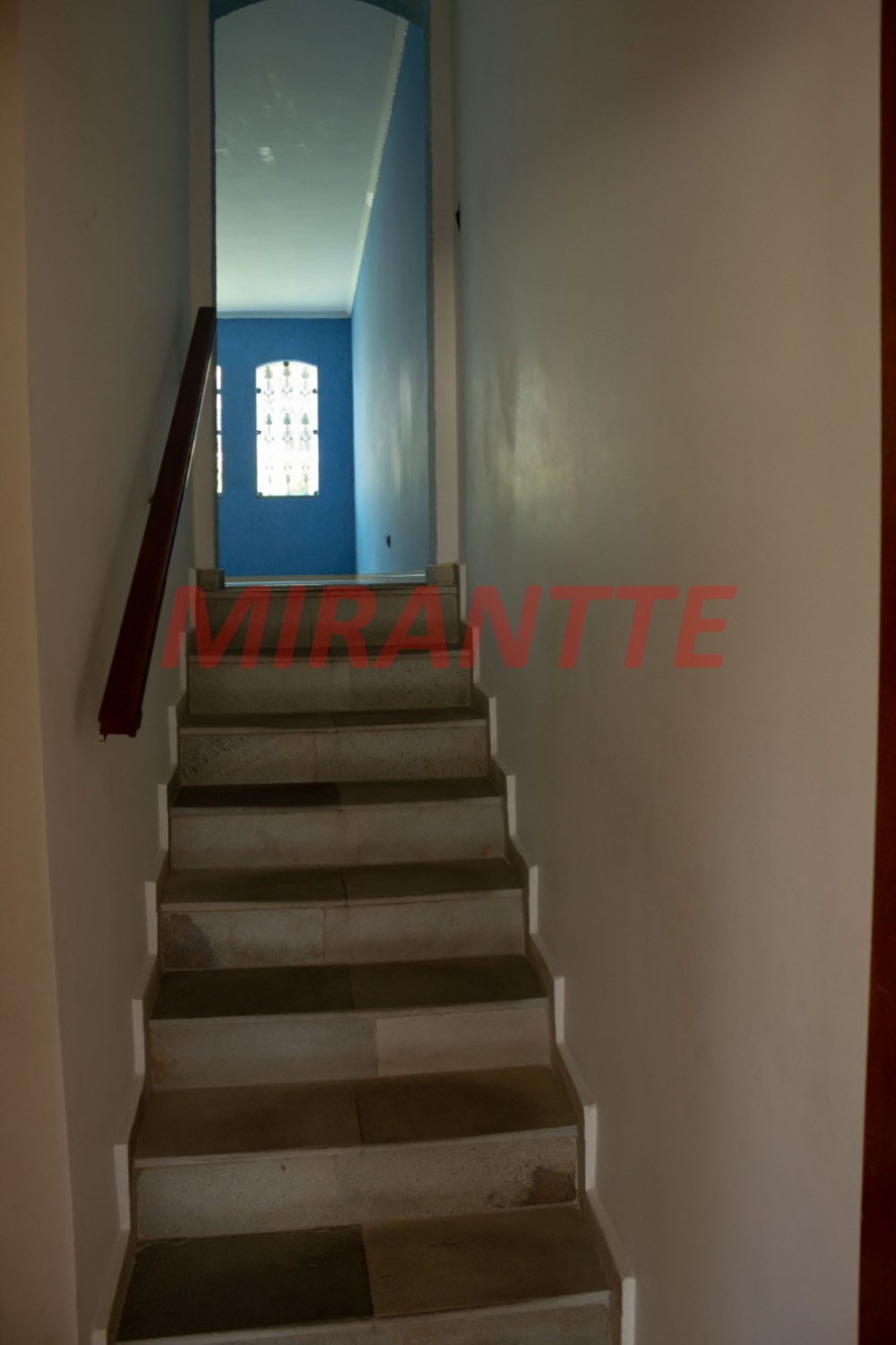 Sobrado de 214m² com 4 quartos em Horto Florestal