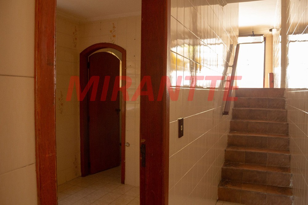 Sobrado de 214m² com 4 quartos em Horto Florestal