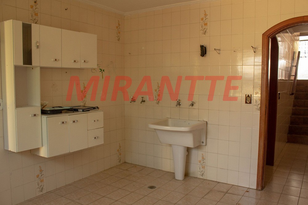 Sobrado de 214m² com 4 quartos em Horto Florestal