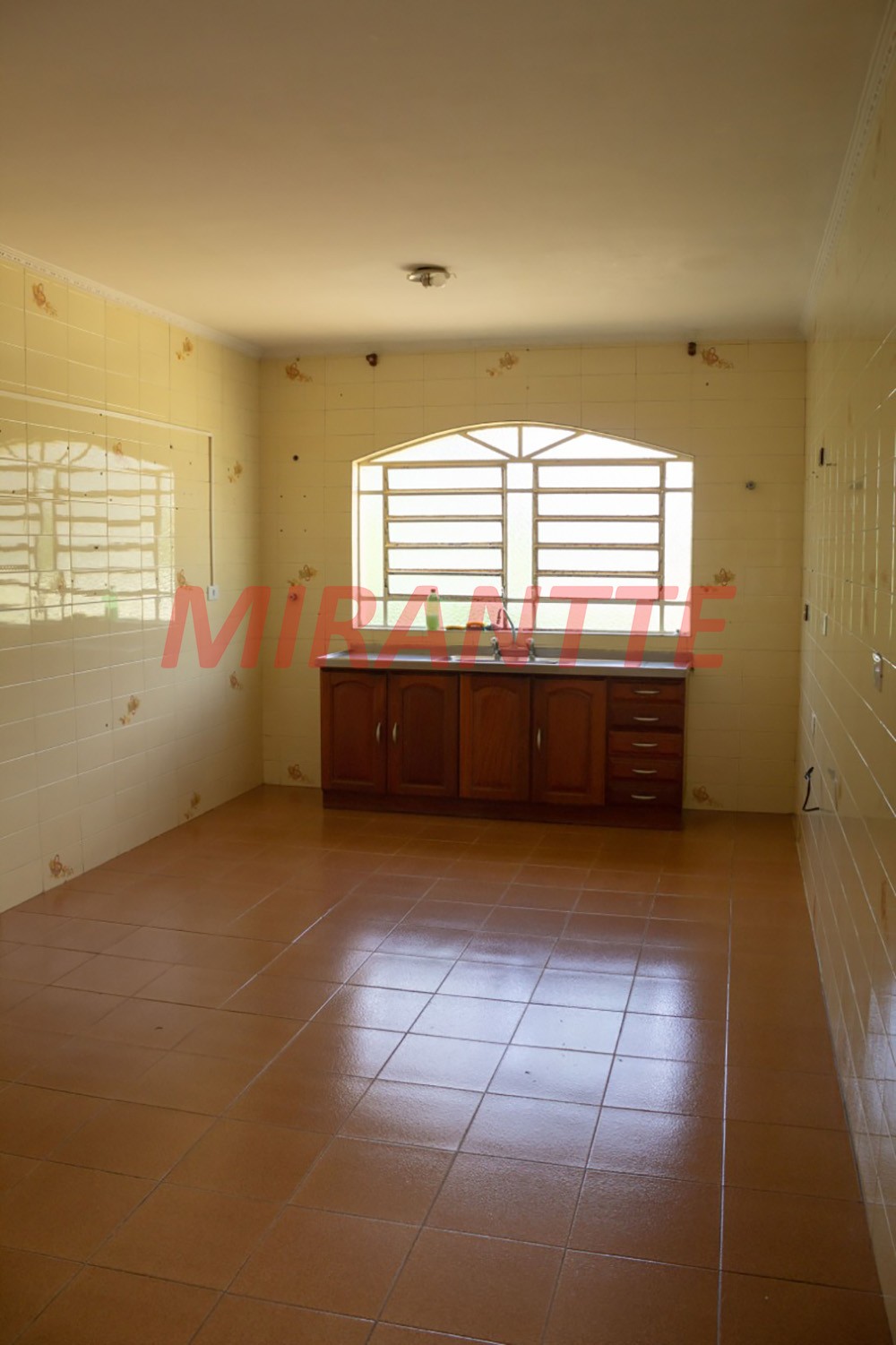 Sobrado de 214m² com 4 quartos em Horto Florestal