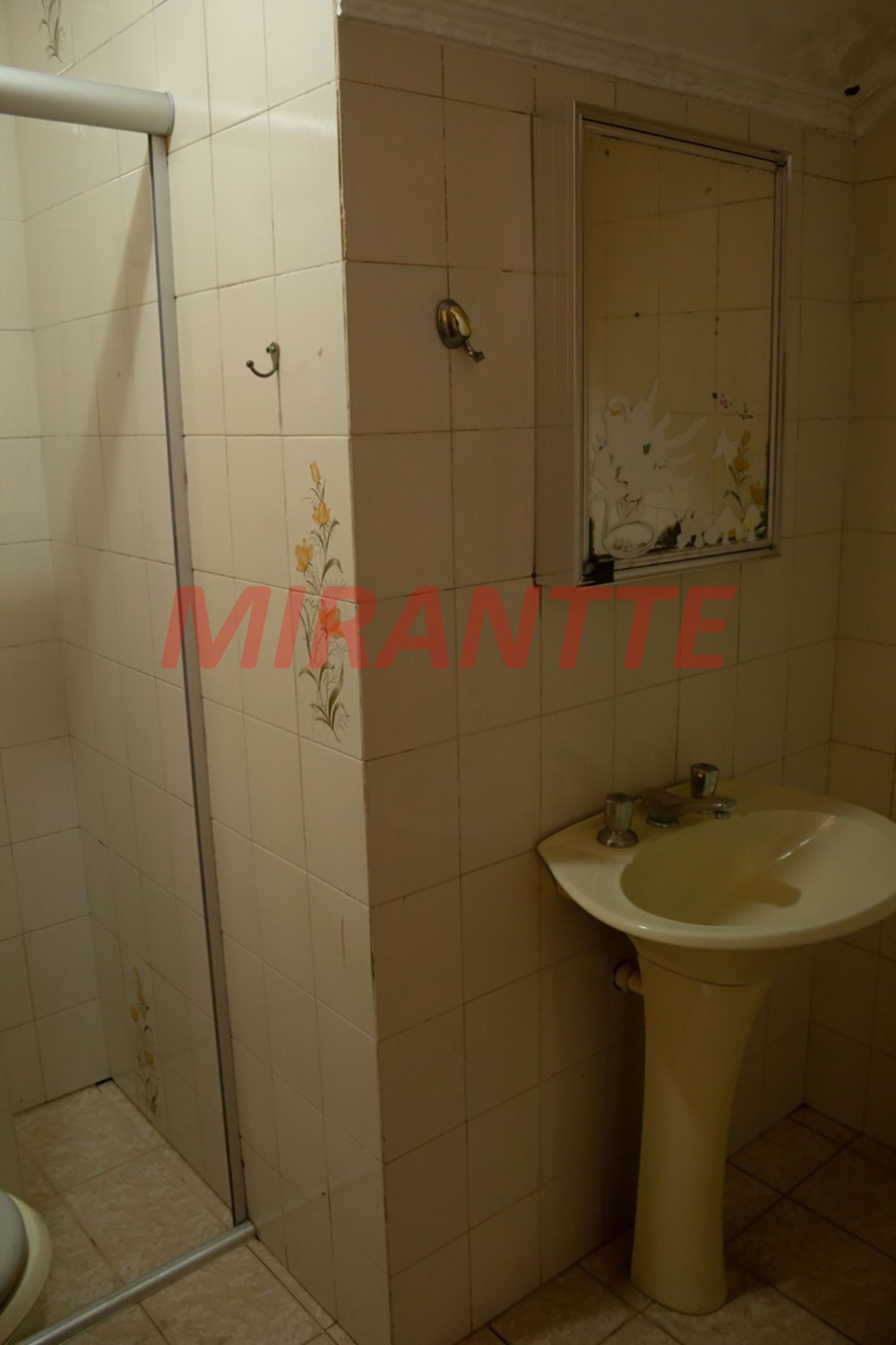 Sobrado de 214m² com 4 quartos em Horto Florestal