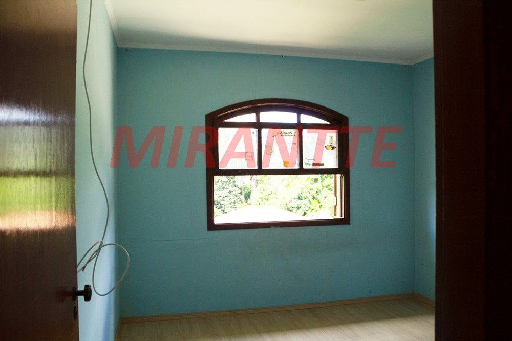 Sobrado de 214m² com 4 quartos em Horto Florestal