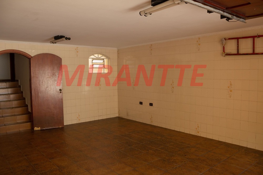 Sobrado de 214m² com 4 quartos em Horto Florestal