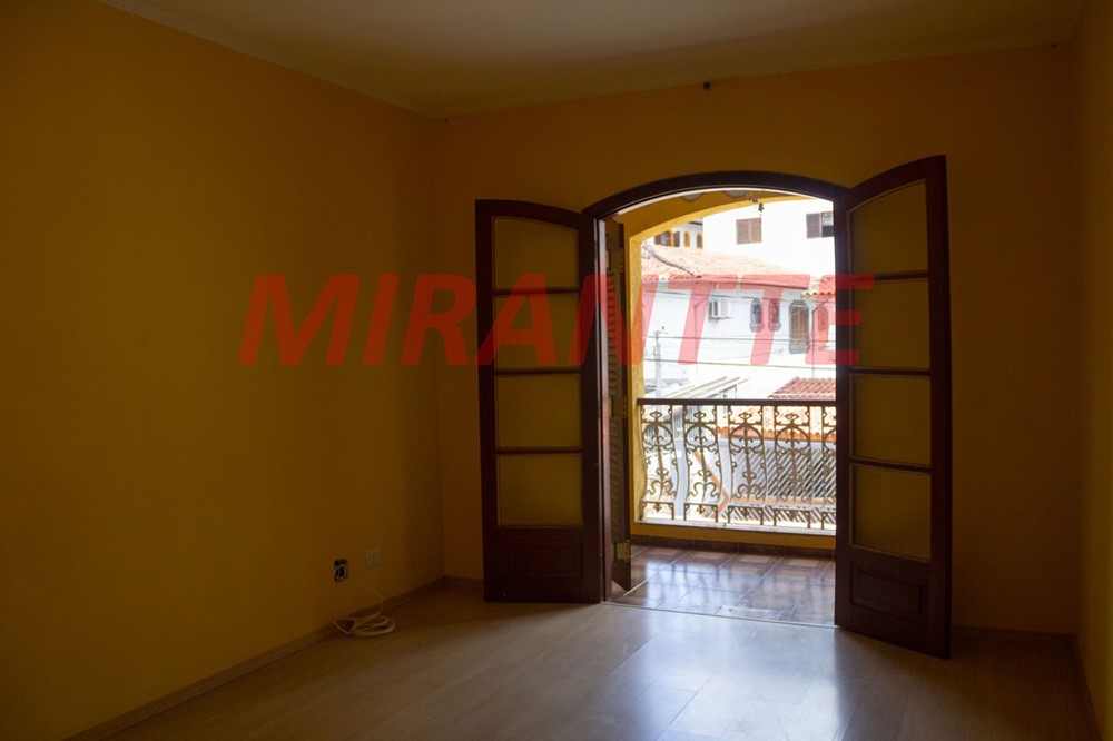 Sobrado de 214m² com 4 quartos em Horto Florestal