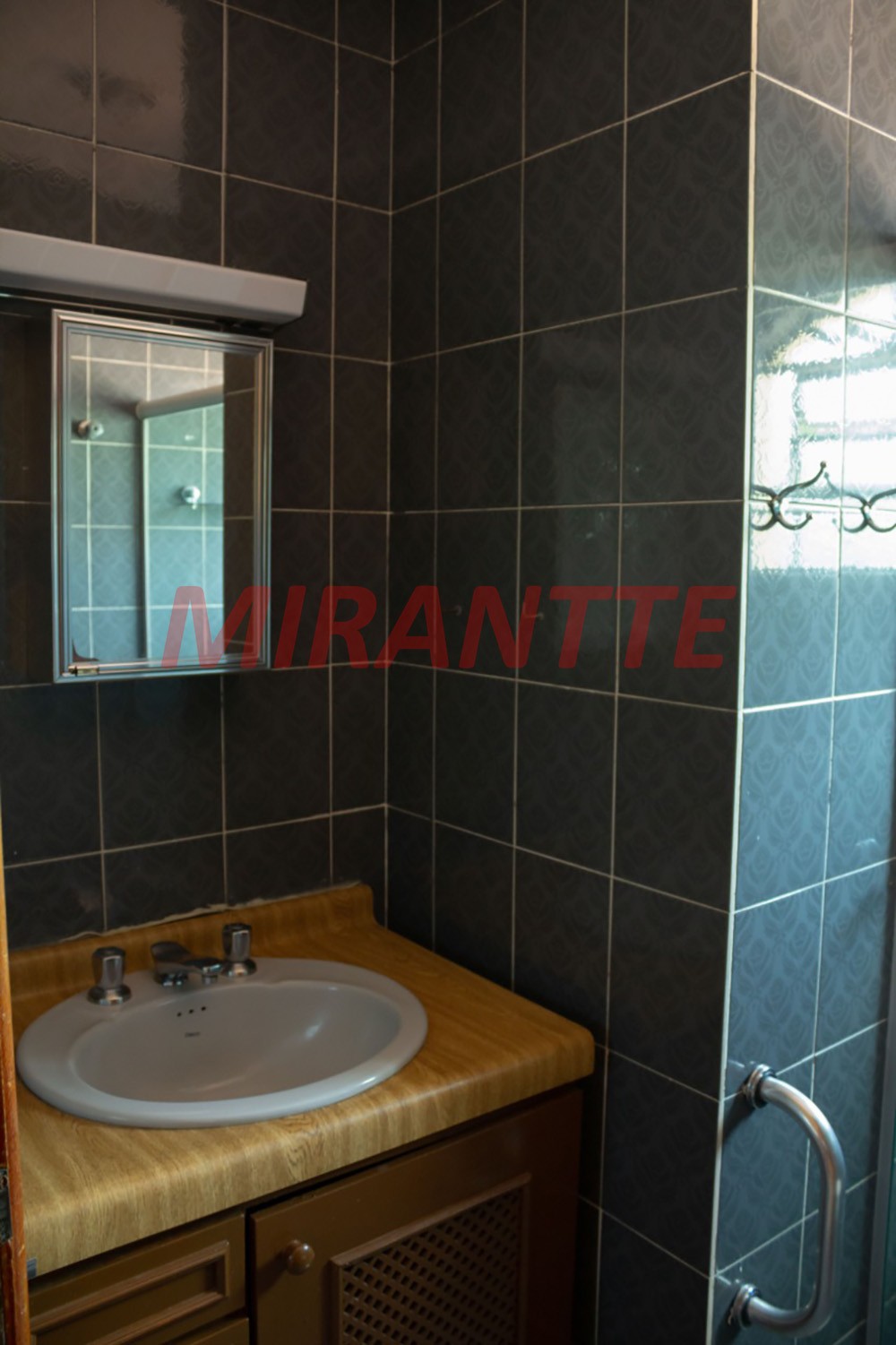 Sobrado de 214m² com 4 quartos em Horto Florestal