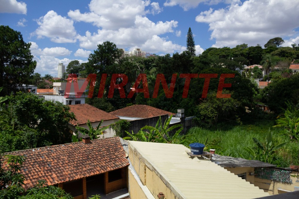 Sobrado de 214m² com 4 quartos em Horto Florestal