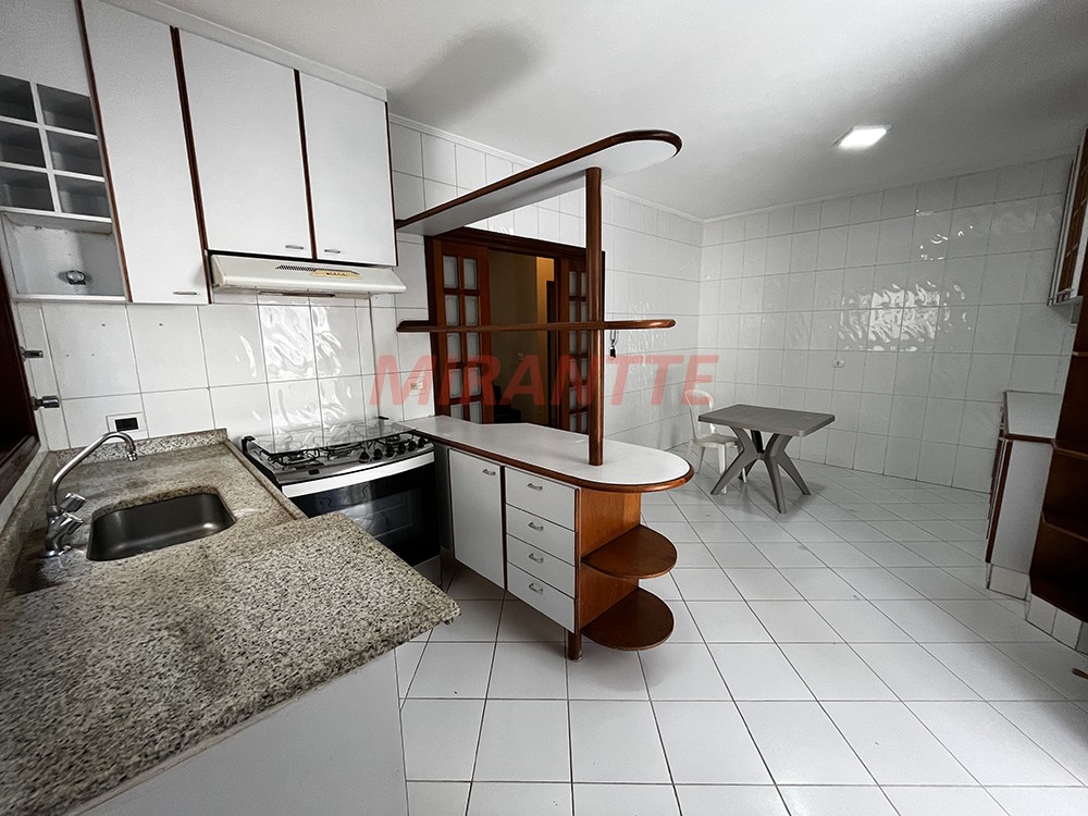 Sobrado de 288m² com 4 quartos em Jardim França