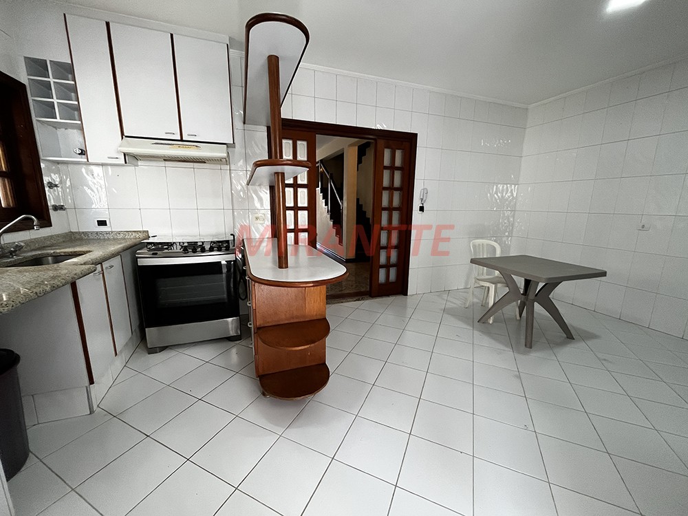 Sobrado de 288m² com 4 quartos em Jardim França